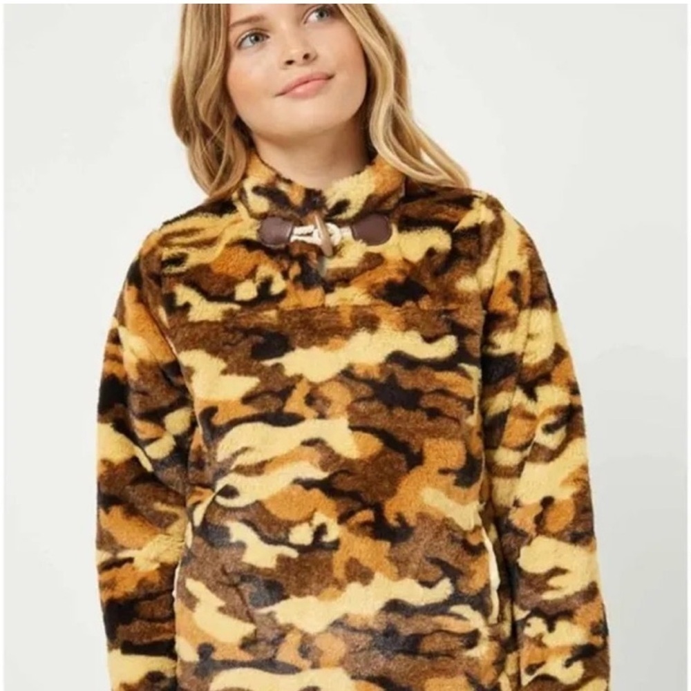 Hayden Girls Fleece Camouflage Pullover